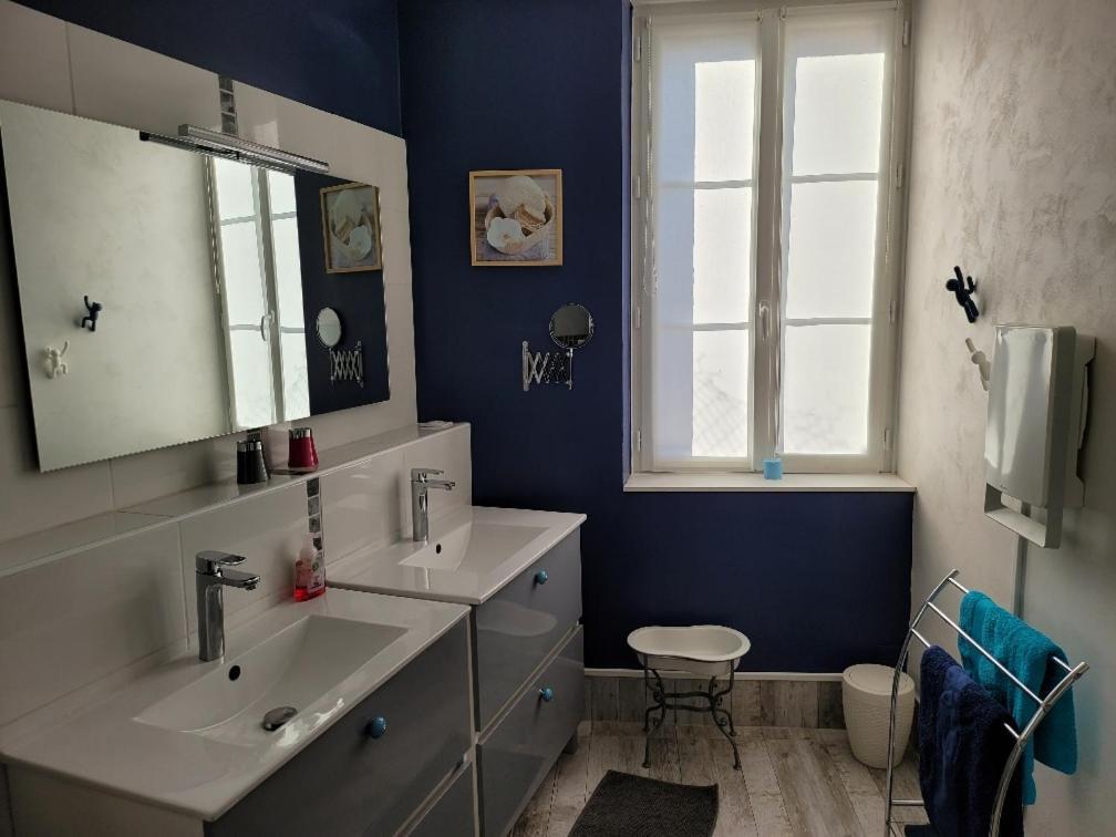 Gites Et Chambres Des Coteaux แซงต์-มอร์-เดอ-ตูแรน ภายนอก รูปภาพ